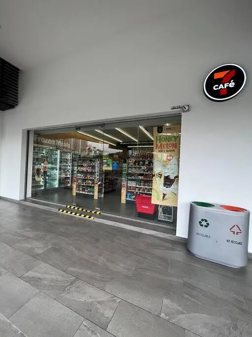 Apartment Klccpavtrxvelo, Mrtlrt, 13Pax, 4R2B, Klccpavtrxvelocity X Mrtlrt X 13Pax X 4R2B X Free 4Cpark Kuala Lumpur Malaysia